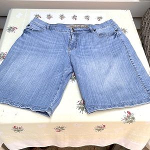Vintage Nine West American Vintage Jean Bermudas! Sz 12/30 Relaxed fit